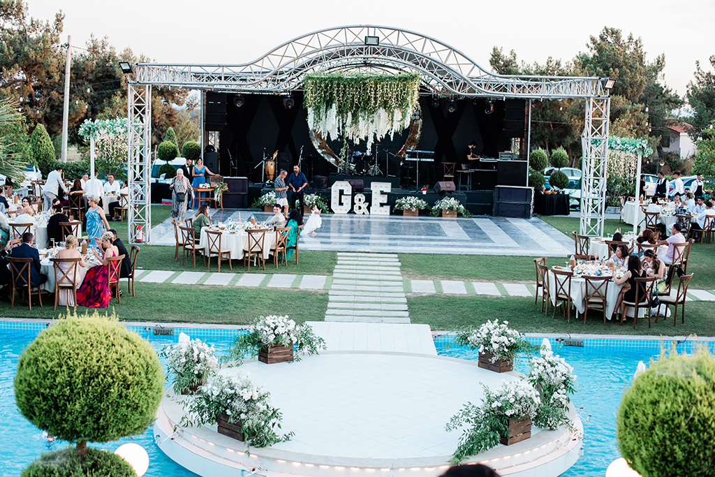 Karnaval Luxury | İzmir’in En Şık Kır Düğün Mekanı